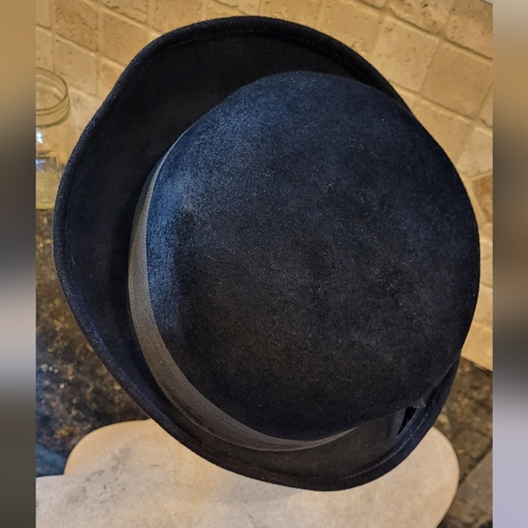 Jacki Vintage Black Felt Asymetrical Brim Hat - Picture 4 of 9